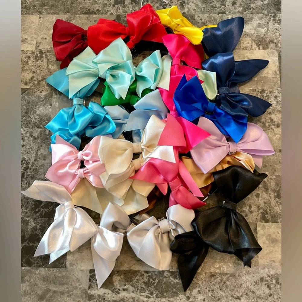 Shoe bows! https://www.etsy.com/shop/BowsTiedToMyHeart - Picture 4 of 4
